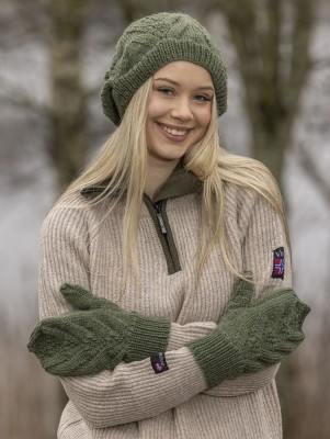 Viking Garn 2508-12 Mosedott Hat and Mittens										