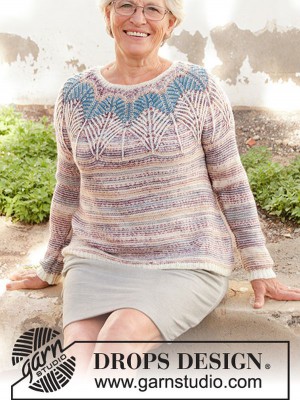 Egyptian Feathers Pullover