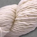 Ungefarbtes Garn Superwash Merino Light Chunky Single