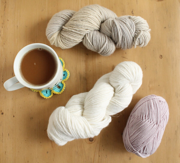 Learn how to knit a jumper with Laughing Hens: choose your yarn